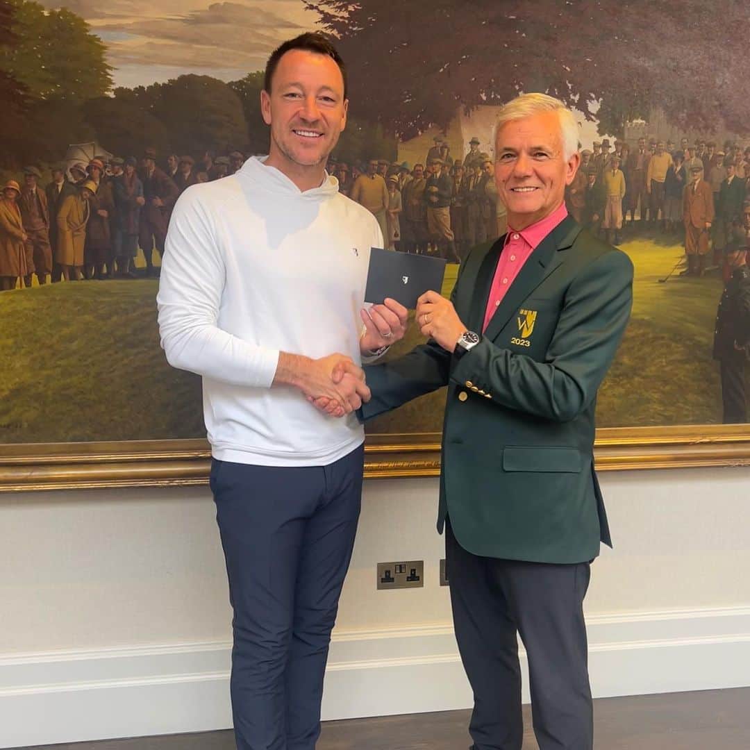 ジョン・テリーのインスタグラム：「Great day on the golf course.🏆🏌🏻‍♂️ @wentworth_club  Thank you to our Captain @petersouthww23」