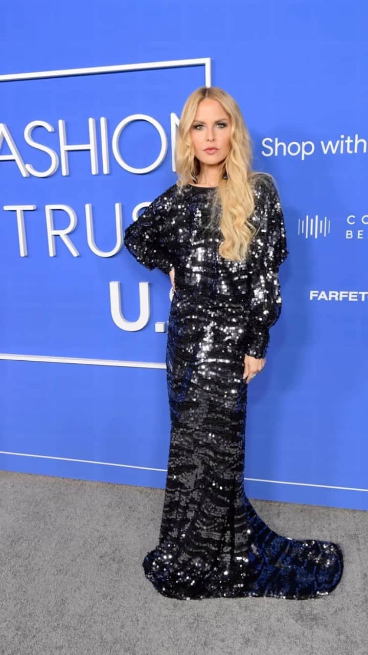 レイチェル・ゾーのインスタグラム：「What an extraordinary night for Los Angeles and for fashion. The inaugural @fashiontrustus came to life with incredible talent supported by the best in the industry. Everyone came together to advocate for design talent that needed to be recognized and mentored to grow. #Taniafares this was your dream and you made it come true with the dream team. @laurabrown99 @samiranasr @karlawelchstylist @tanfrance and so many more. I am honored to be an ambassador and truly in awe of the talent involved. Congratulations to all the designers and to @fashiontrustus for somehow getting hundreds of industry leaders out on a pouring Tuesday night to dress up and celebrate. #fashiontrustUS」
