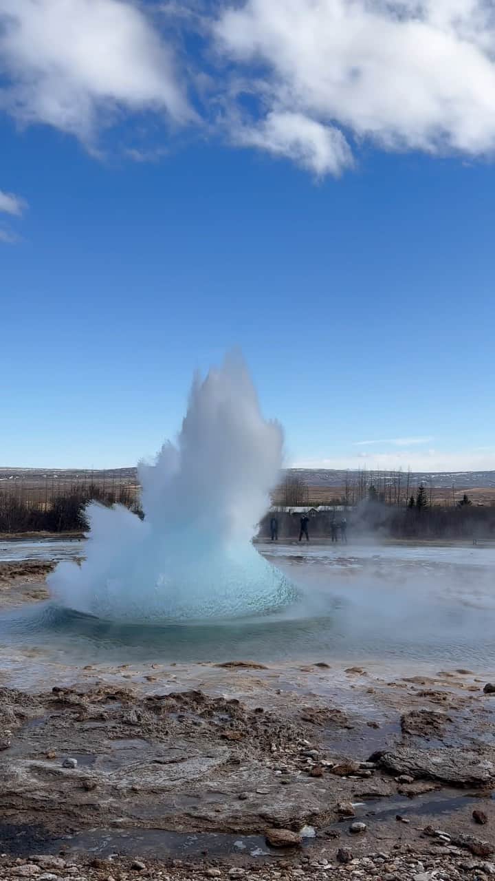 キャメロン・ファンデルバーグのインスタグラム：「“Making a splash, Icelandic style! 🇮🇸🌊 Geyser vibes got me feeling like an Olympian in the land of fire and ice! 💪🏊‍♂️ #SwimIceland #GeyserGains」