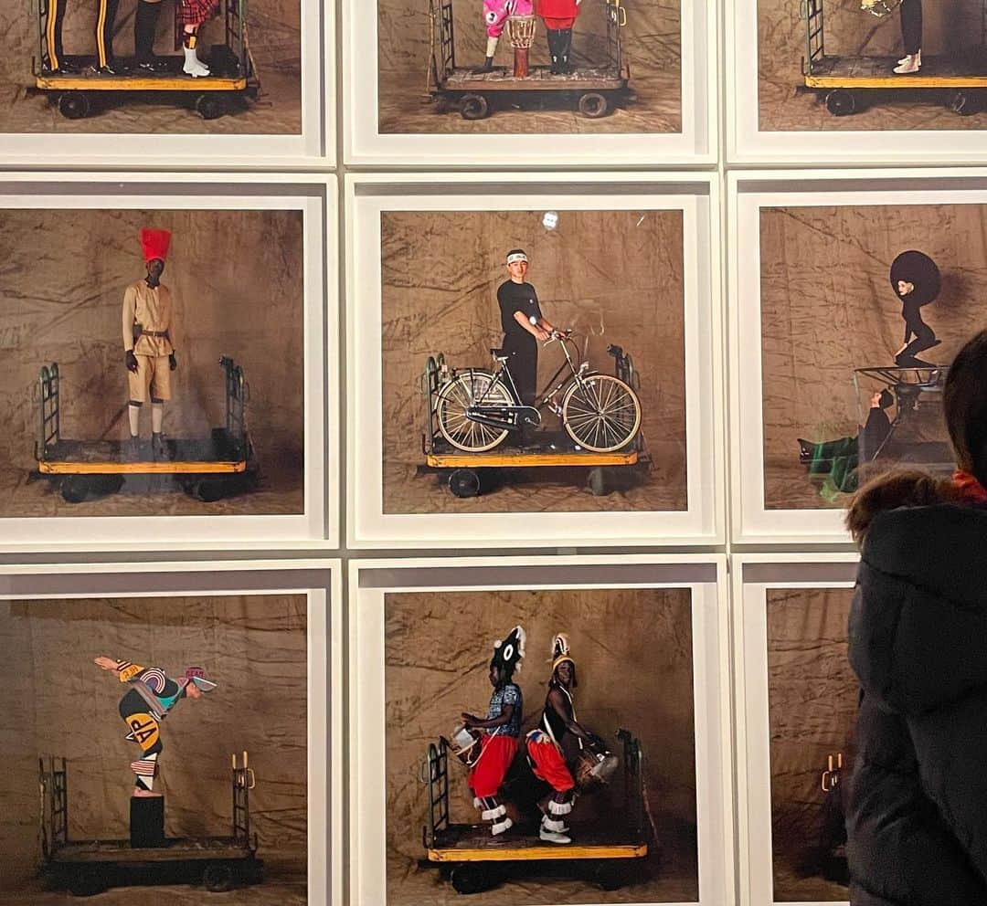 大森美希さんのインスタグラム写真 - (大森美希Instagram)「Jean-Paul Goude "Blue-Black in Black on Grey" New York, 1981  ANNÉE 80. MODE, DESIGN ET GRAPHISME EN FRANCE   Exhibition at Musée des Arts Décoratifs   パリ装飾美術館で開催中の「80年代. フランスのファッション、デザイン、グラフィズム」展はなかなか見応えのある良い展覧会。4/16までなのでまたご覧になられていない方は是非足を運んで見てはいかがでしょうか。  #paris #museum #80sstyle #museedesartsdecoratifs #fashion #graphisme #design #80sfashion #jeanpaulgoude #williamklein #jeancharlesdecastelbajac #mode #france #music #gracejones   #パリ #装飾美術館 #ファッション #デザイン #グラフィズム #グラフィック #音楽 #フランス #80年代 #80年代ファッション #80年代スタイル #ジャンポールグード #グレイスジョーンズ #ウイリアムクライン #ジャンシャルルドカステルバジャック」3月26日 4時48分 - mikiomori_