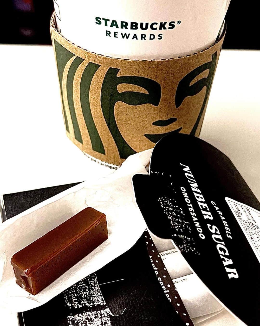 世良公則のインスタグラム：「・・・・・・  今日の車内tea-time  差し入れでいただいたコレ  濃厚キャラメルがcoffeeにあう  昨夜も最高のライブでした  ありがとう岡山(笠岡)  ・・・・・・  #世良公則 #masanorisera #japaneseartist #japaneseculture #teatime #coffeebreak #caramel #travel」