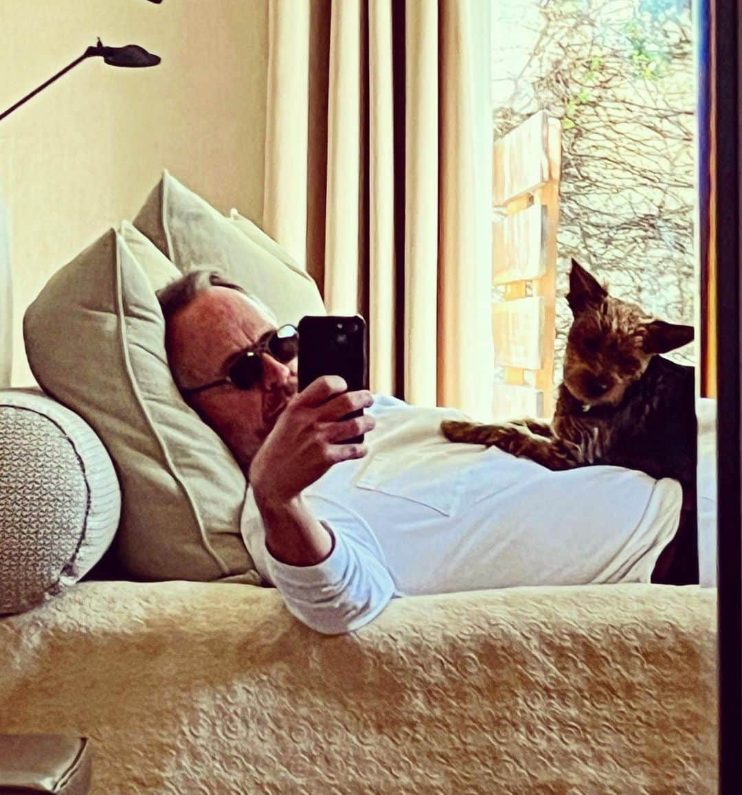 ジョン・ベンジャミン・ヒッキーのインスタグラム：「Saturday afternoon」