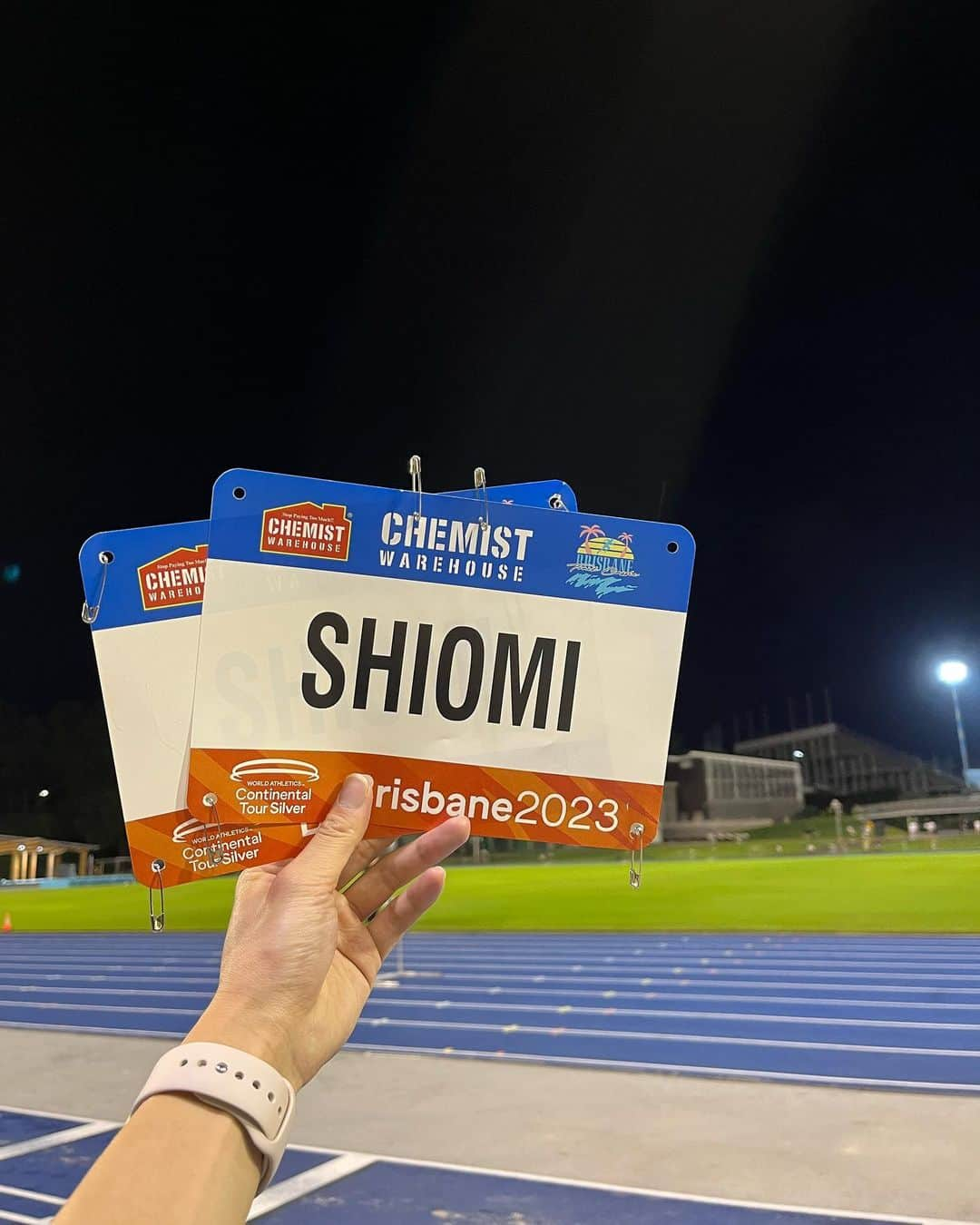 塩見綾乃さんのインスタグラム写真 - (塩見綾乃Instagram)「・ 🇦🇺2023 Brisbane Track Classic🇦🇺  ハイレベルのレースの中でチャレンジできたのは良かったし、出場するという選択をして良かったと思いました🥹また、来年も帰ってきたい🐨  やっぱりBissetは強かった！！ 何より覚えててくれて嬉しかった🥰 また一緒に走れることを楽しみに頑張りたいと思う🫶🦘  After all, Bisset was strong! ! I was more than happy that you remembered me. I will do my best so that we can run together again🫶🦘 She is my longing😌  2023.3.20〜27」3月26日 6時48分 - shioajiiii