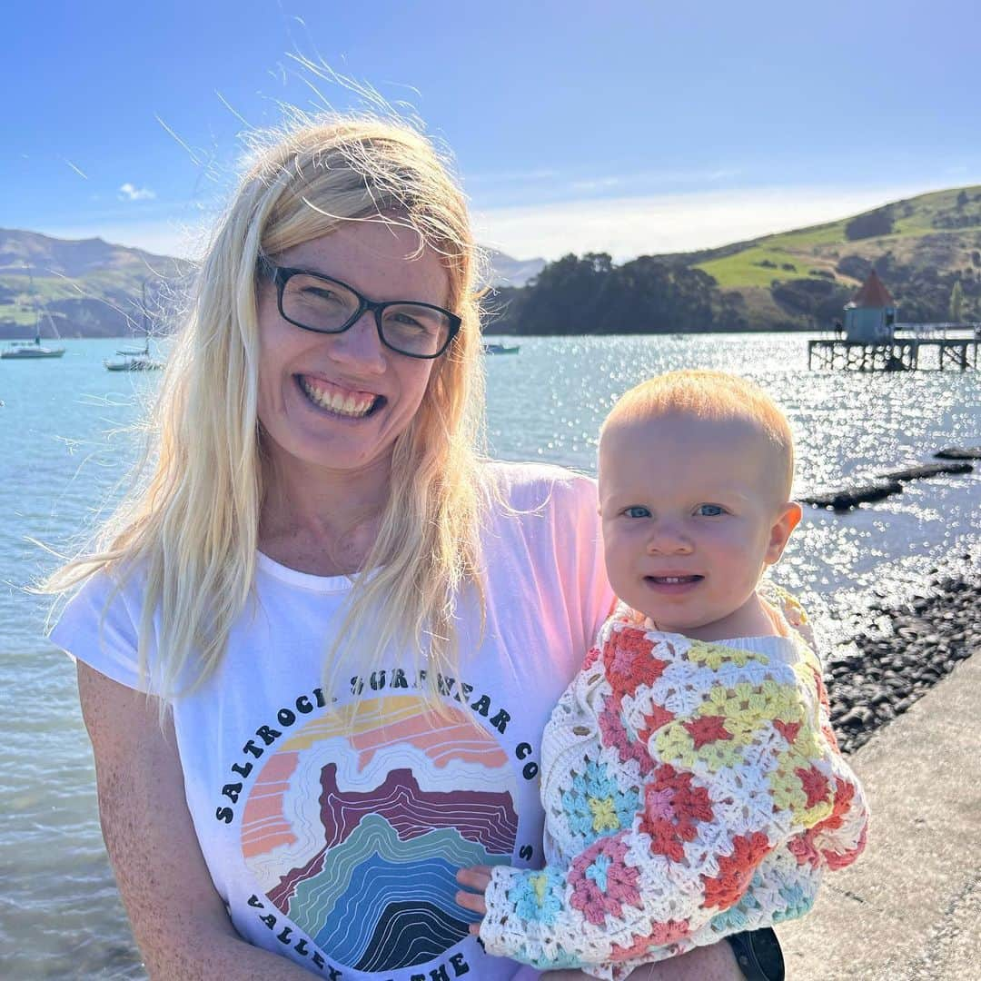 アンジェラ・ペティさんのインスタグラム写真 - (アンジェラ・ペティInstagram)「First time camping for our little family in Akaroa for Azaliah's 1st birthday!   We stayed 2 nights in the tent and although it was quite cold overnight we kept warm with lots of layers and Azaliah well wrapped up! The days were nice and warm, especially yesterday!   Akaroa is such a beautiful place and super convenient for us only being 1.5 hours drive from Christchurch!   Lots of special memories made!  ♥️♥️♥️」3月26日 7時18分 - angie_run800m