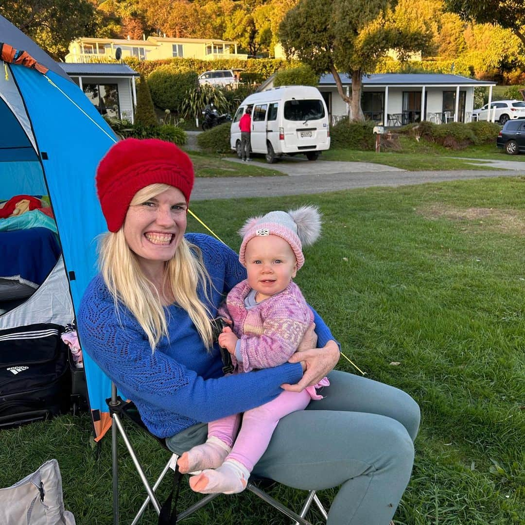 アンジェラ・ペティさんのインスタグラム写真 - (アンジェラ・ペティInstagram)「First time camping for our little family in Akaroa for Azaliah's 1st birthday!   We stayed 2 nights in the tent and although it was quite cold overnight we kept warm with lots of layers and Azaliah well wrapped up! The days were nice and warm, especially yesterday!   Akaroa is such a beautiful place and super convenient for us only being 1.5 hours drive from Christchurch!   Lots of special memories made!  ♥️♥️♥️」3月26日 7時18分 - angie_run800m