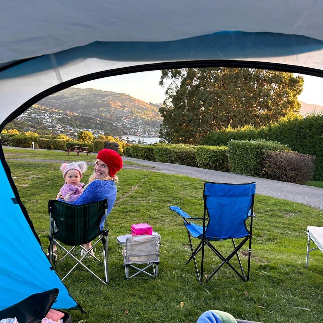 アンジェラ・ペティさんのインスタグラム写真 - (アンジェラ・ペティInstagram)「First time camping for our little family in Akaroa for Azaliah's 1st birthday!   We stayed 2 nights in the tent and although it was quite cold overnight we kept warm with lots of layers and Azaliah well wrapped up! The days were nice and warm, especially yesterday!   Akaroa is such a beautiful place and super convenient for us only being 1.5 hours drive from Christchurch!   Lots of special memories made!  ♥️♥️♥️」3月26日 7時18分 - angie_run800m