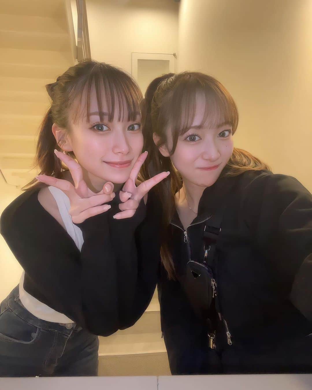 岡島彩花のインスタグラム：「妹に会ってきた🤎  顔小さすぎて無理🥸」