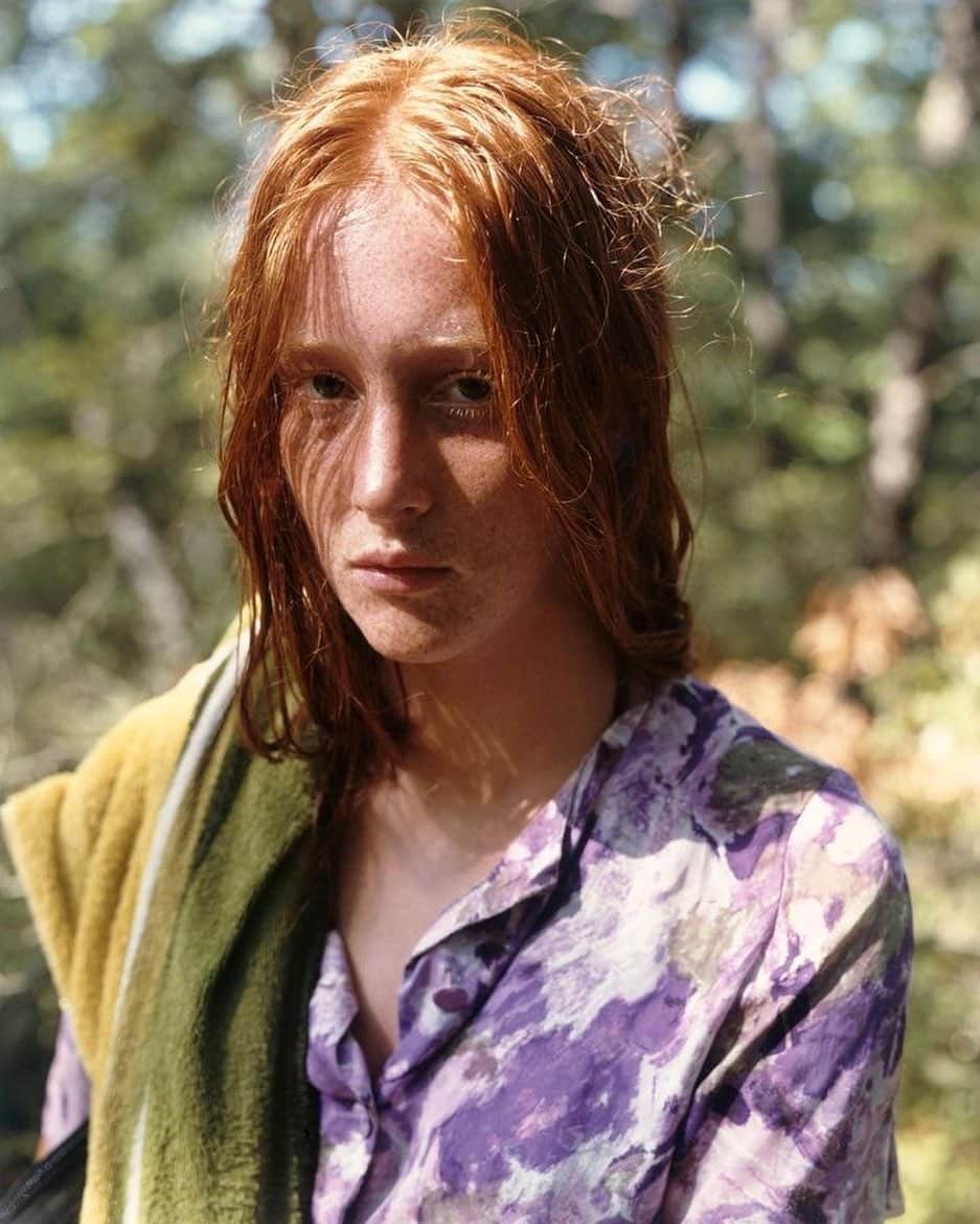 Meganさんのインスタグラム写真 - (MeganInstagram)「Renee, Cape Cod, MA, 1981 by the incredible @joel_meyerowitz  . . . . #joelmeyerowitz #portrait #colour #capecod #redhair」3月26日 19時02分 - zanzan_domus