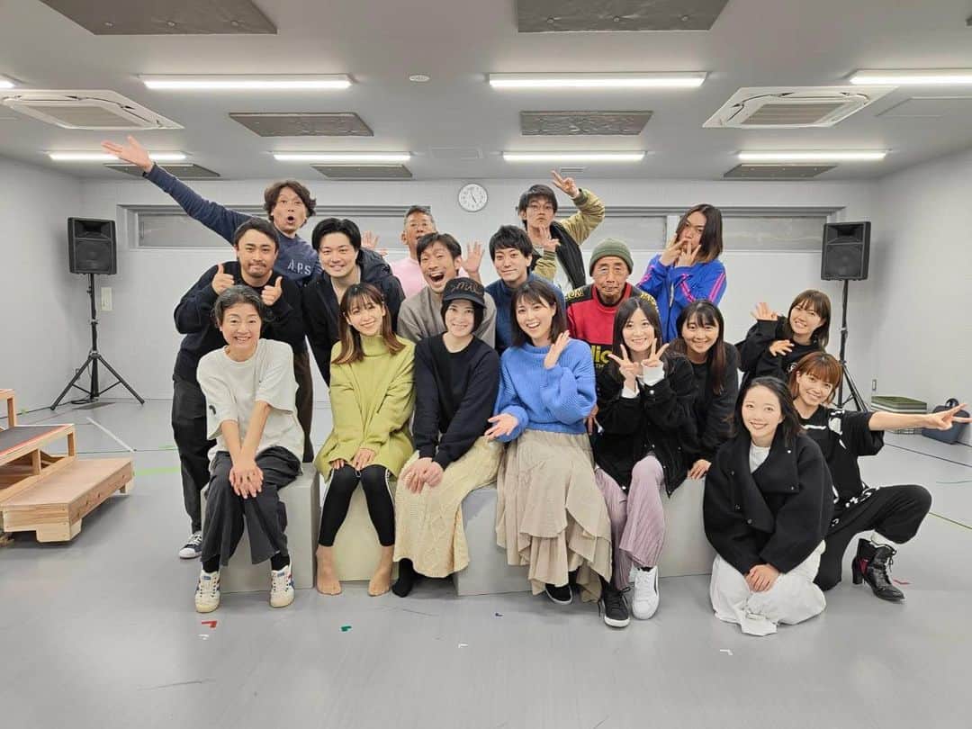 渋谷飛鳥のインスタグラム：「#ザーッと降ってからりと晴れて  #古美術商の恋 2チーム初めて揃いました☺️  29日より(もう3日後？！) #すみだパークシアター倉 で お待ちしてます😋」