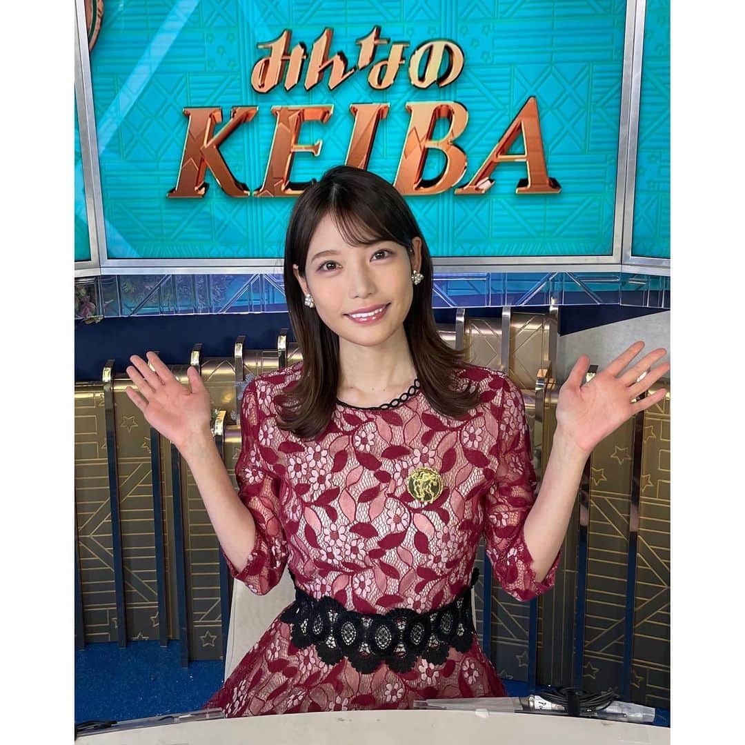 竹俣紅のインスタグラム：「🏇 4月から『みんなのKEIBA』MCを担当させていただくことになりました。 毎週日曜 午後3時から、 よろしくお願いします✨ ⁡ ⁡ この番組を担当すると知ってから、 仕事の合間を縫って、急ピッチで競馬の勉強を進めてきました。 ⁡ はじめてふれる世界で、 わからない用語にたくさんぶち当たっていますが、 ひとつひとつ知識が増えていけばいくほど、 競馬の面白さや奥深さを少しずつ知ることができている気がして、 もっと深く知りたい！という気持ちになっています。 ⁡ 佐野アナや堤アナに競馬の世界について教えていただき、 勉強を始めて間もない自分も、 競馬の楽しさを感じています☺️ ⁡ ⁡ 未熟者ですが、成長していけるようがんばります！ ⁡ ⁡ #みんなのKEIBA」