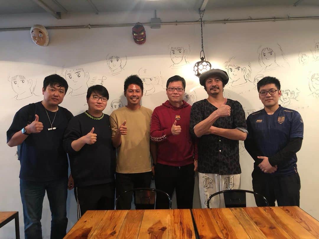 石塚啓次のインスタグラム：「ラクが中国から連れて来た動画bilibiliで有名な人達のなんかの撮影！ 中国進出イッたろかな！ 分母がデカ過ぎるやろ！ ラク頼むぞ！ 3月から中国本土からの旅行者解禁のスペイン  @takashi.rakuyama   #石塚啓次 #YouTube #宵宵祇園  #yoiyoigion  #ブエナビスタデポルテ #buenavistadeporte #バルセロナ」