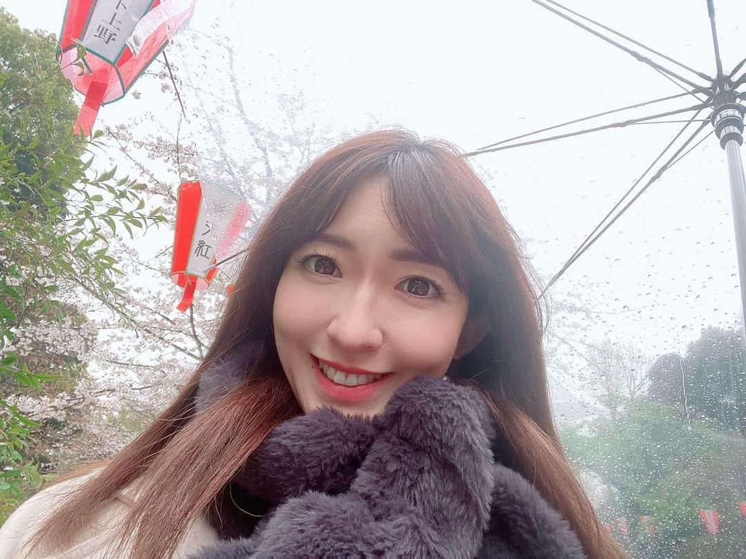 江川清音さんのインスタグラム写真 - (江川清音Instagram)「⁡ 🌸東京・上野公園🌸 ⁡ 3/25(土) 5地点目は上野公園。 ⁡ 観光客の方がたくさんいっらっしゃっていて 賑わっていましたよ🌸🌸 ⁡ 宴会などは禁止ですが、出店が何店舗もあり 空腹を満たすことが出来るのも嬉しい🥹◎ ⁡ ここでは途中休憩を😌 さくらと抹茶のドーナツをいただいて ほっとひと息つきまし🍩🌸🍵 ⁡ ⁡ #上野公園  #桜のあるくらし2023 #ウェザーニュースlive #さくらプロジェクト #さくプロ大使 #さくらば〜」3月26日 19時42分 - egawasayane