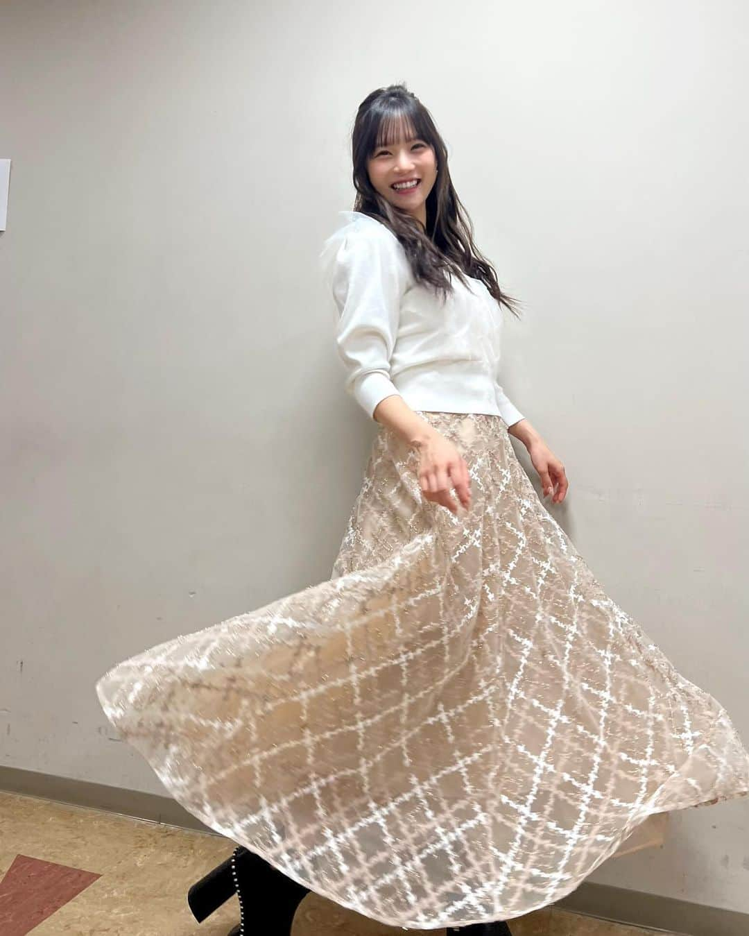 稲場愛香さんのインスタグラム写真 - (稲場愛香Instagram)「🦢 ⁡ 昨日のいっとこ！みんテレの衣装も 安定のsnidel‎🤍 ⁡ 春っぽいね♪ ⁡ ⁡ #稲場愛香 #まなかん #いっとこ #みんテレ  #衣装 #snidel #春 #春コーデ  #春といえば #Netflix #偶然見つけたハル  #観てるから ハルヤ〜って脳内再生される  #어쩌다발견한하루」3月26日 19時52分 - manaka_inaba.official