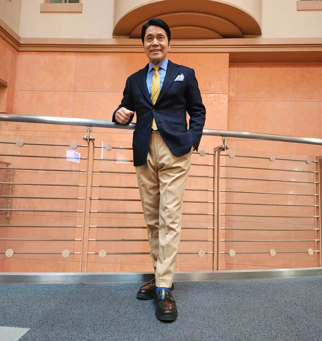 峰竜太のインスタグラム：「#アッコにおまかせ #jacket #estnationroppongihills #shirt #doinokosho #tie#attovannucci #pants #brunellocucinelli #shoes #colehaan」