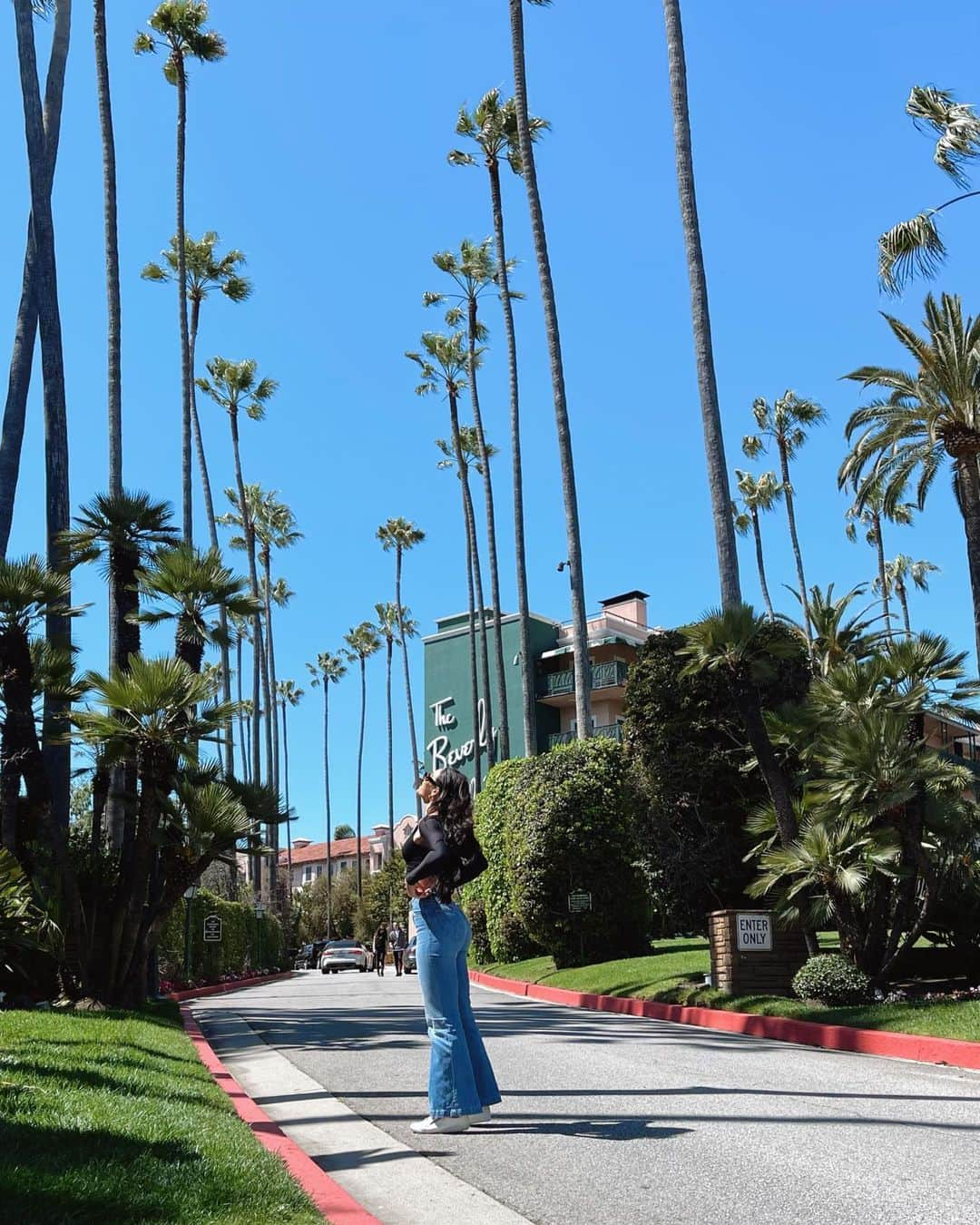 Danielle Robertsonさんのインスタグラム写真 - (Danielle RobertsonInstagram)「Day 1 in the US and we went FULL TOURIST 🇺🇸   Spent the day exploring and trying to stay awake to fight off jet lag after our 14 hour flight. Off to Florida tomorrow ✈️」3月26日 11時18分 - dannibelle