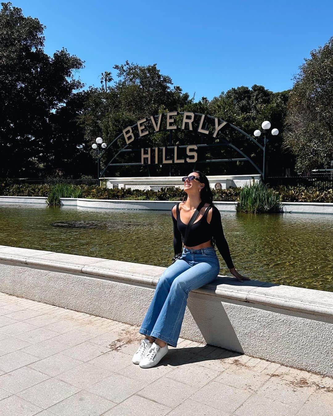 Danielle Robertsonさんのインスタグラム写真 - (Danielle RobertsonInstagram)「Day 1 in the US and we went FULL TOURIST 🇺🇸   Spent the day exploring and trying to stay awake to fight off jet lag after our 14 hour flight. Off to Florida tomorrow ✈️」3月26日 11時18分 - dannibelle