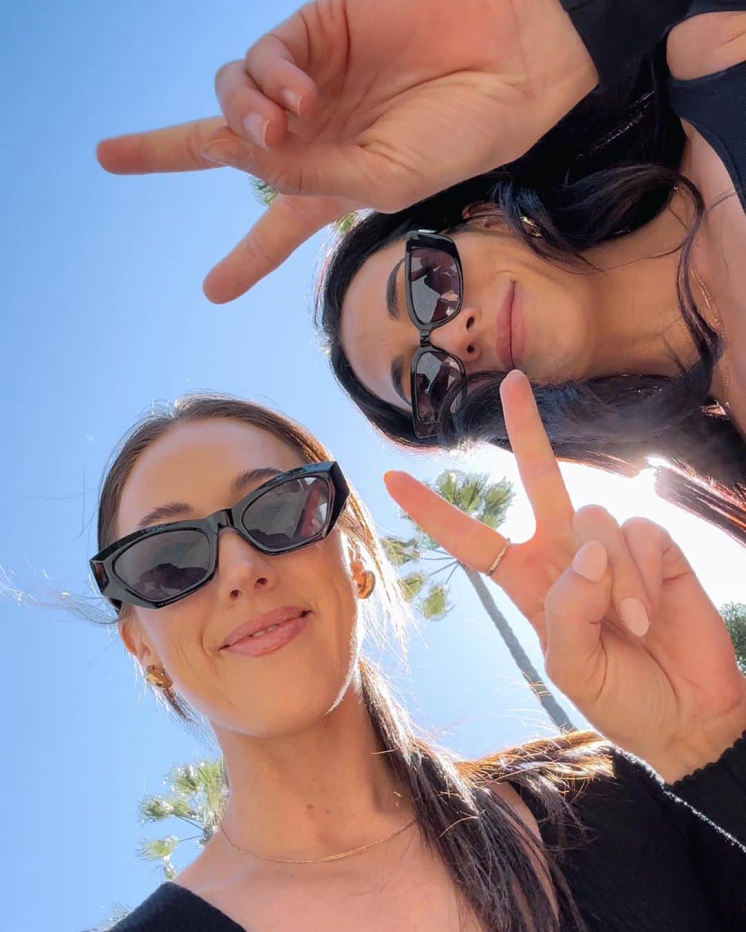 Danielle Robertsonさんのインスタグラム写真 - (Danielle RobertsonInstagram)「Day 1 in the US and we went FULL TOURIST 🇺🇸   Spent the day exploring and trying to stay awake to fight off jet lag after our 14 hour flight. Off to Florida tomorrow ✈️」3月26日 11時18分 - dannibelle