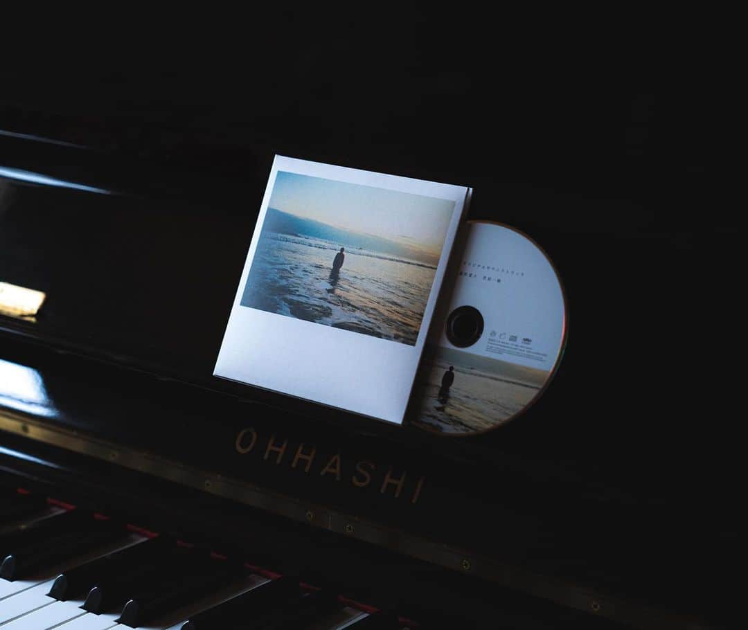 鎌野愛のインスタグラム：「音楽担当した映画「人」のサウンドトラックがリリースされました。鎌野愛々名義での参加です。各サブスクからもお聴きいただけますのでぜひ○  https://linkco.re/eb9xC99F」