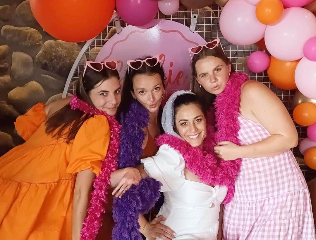 Sophie Pascoeさんのインスタグラム写真 - (Sophie PascoeInstagram)「I feel like the luckiest bride to be! Such an incredible day filled with lots of love and laughter with the best!!! 🧡💗🤍  #hensparty #letsgetmarried   Special Thank you to my best pals, @tracey__stone , @lucyrosekey & @chrisblamb for organising! 🥰😘」3月26日 11時50分 - sophpascoe1