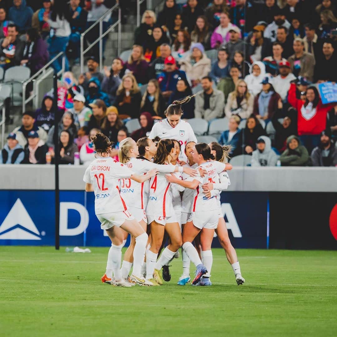 大儀見優季のインスタグラム：「Helloooo @yuki_nagasato! First @chicagoredstars goal of the year 🤩」