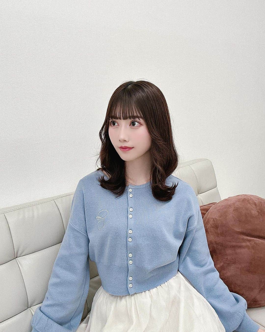 白瀬乃愛のインスタグラム：「・ ブルーのカーディガン🪡 青系のお洋服何着あるのか 自分でもわからないな、、、              #Instalike #dailylook #Japanesegirl #Japaneseidol #selca #selfie #l4l #followme #カーディガン #今日のコーデ #idol #アイドル #巻き方 #偶像 #拍攝 #自拍 #自撮り女子 #chico #outfit #春コーデ #ootd #粉我 #아이돌  #ไอดอล #셀카  #셀카그램 #덕질」