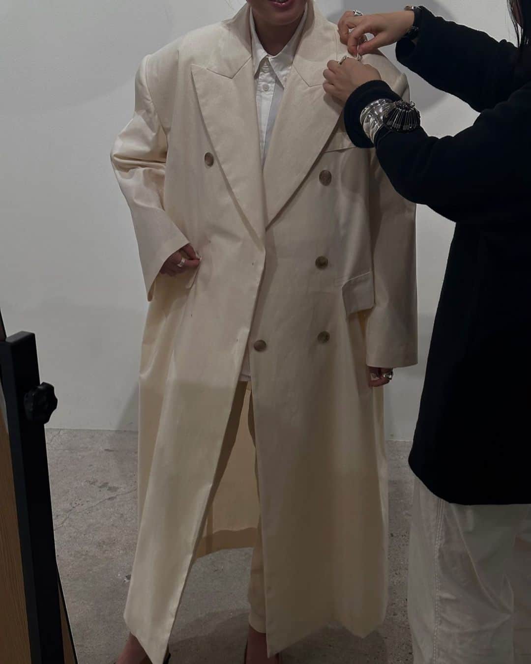 AICOのインスタグラム：「WOOL CASHMERE PEAKED LAPEL COAT. Toile Check. #clane」