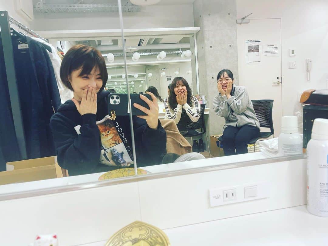 倉科カナさんのインスタグラム写真 - (倉科カナInstagram)「ふふふ♡女子楽屋！  本日も「蜘蛛巣城」枚方公演頑張りまーす♡」3月26日 13時22分 - kanakurashina_official