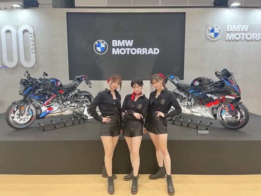 奥村美香のインスタグラム：「東京サイクルモーターショー2日目✨ BMWブースに居ます🥺 遊びに来てね💗 #東京サイクルモーターショー #東京ビックサイト　#BMW #バイク #バイク好きな人と繋がりたい」