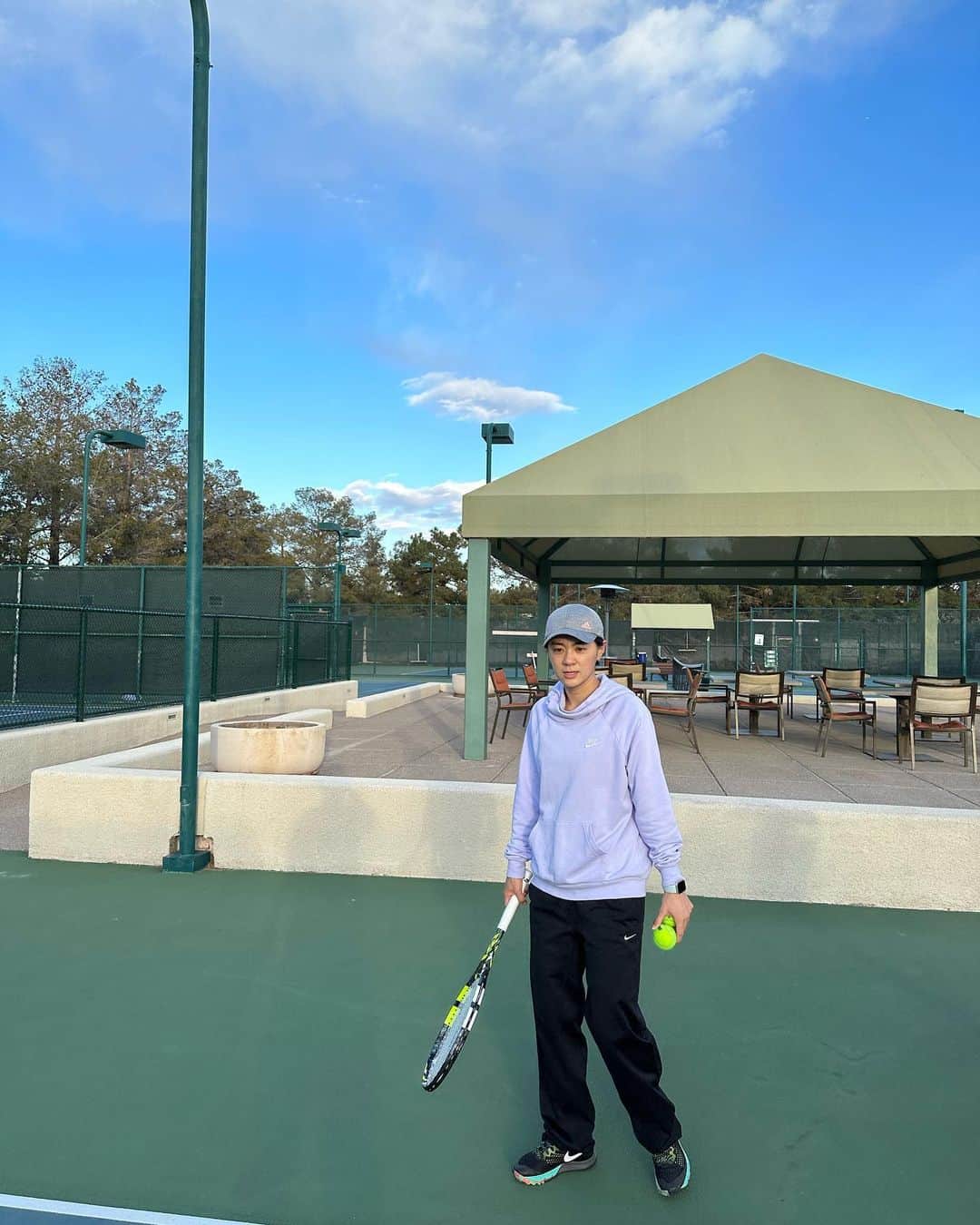 チェ・ナヨンさんのインスタグラム写真 - (チェ・ナヨンInstagram)「좋다 테니스 🎾 라켓 두개 사고 신발도 사가야지🥰 미국은 야외 테니스 코트가 정말 많구나 공원마다 있어요☺️」3月26日 14時01分 - nychoi87