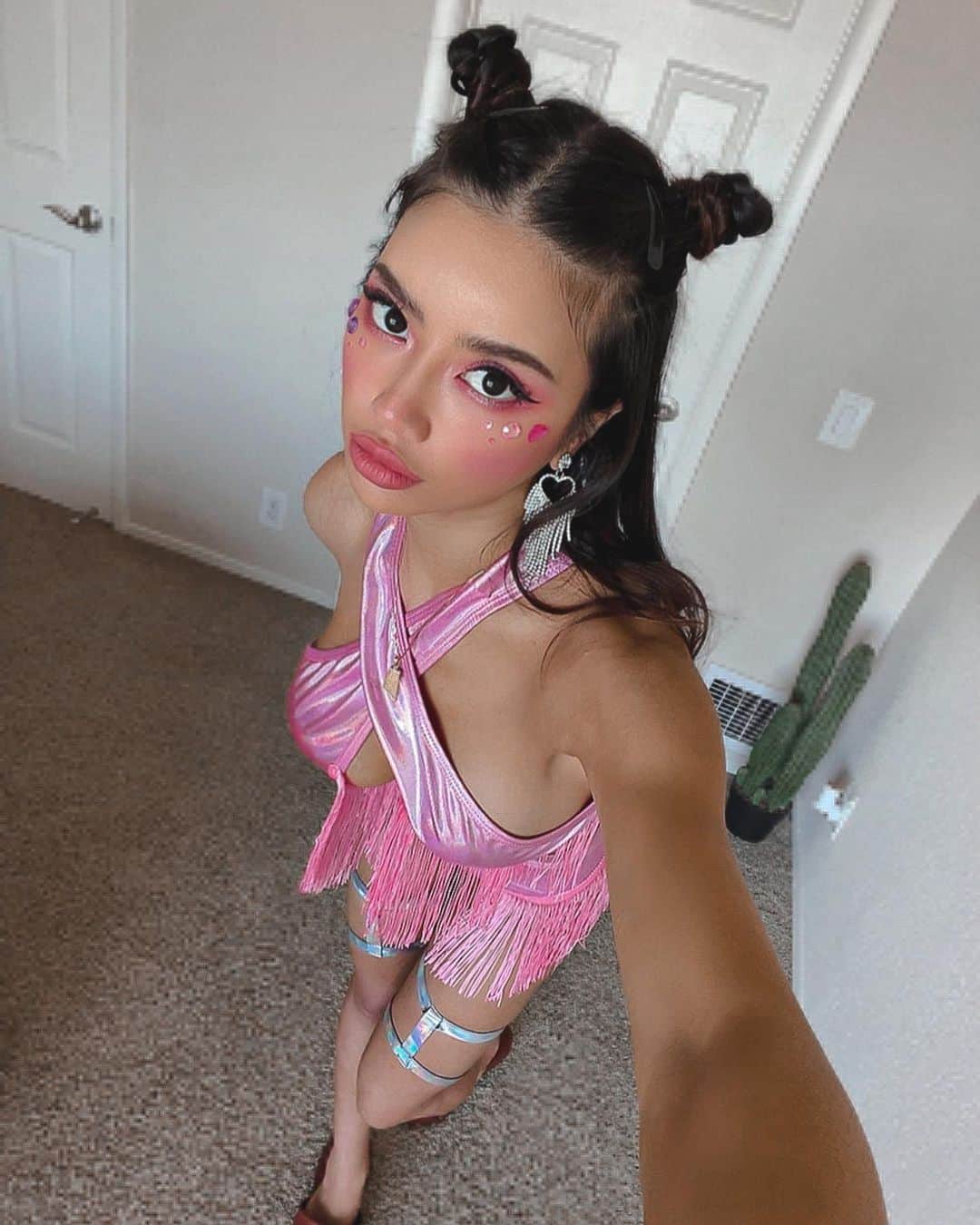 VIENNAのインスタグラム：「Ready to go🐰」