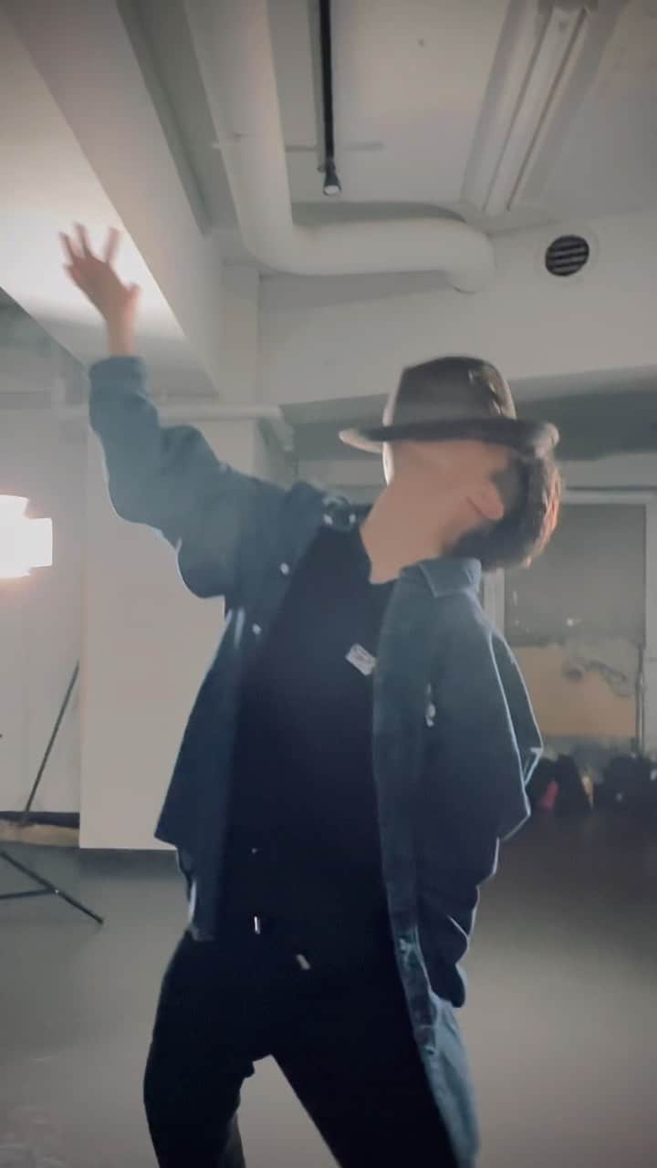 Shingo Okamotoのインスタグラム：「One Last Song」