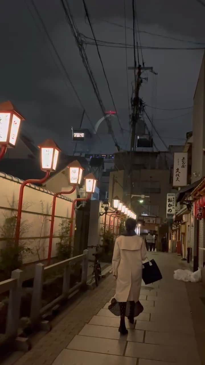 パク・チニのインスタグラム：「촬영차 일본. 세상에!!!   #오사카 #Osaka #밤 #골목길」