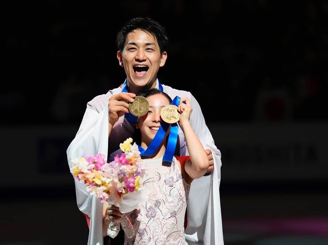 三浦璃来さんのインスタグラム写真 - (三浦璃来Instagram)「世界選手権終了しました。 沢山のバナーや声援、本当にありがとうございました。  母国での世界選手権で優勝することができとても嬉しく思います。 今シーズンは怪我があり、何もできない悔しさを感じた時期もありましたが、沢山の方のサポートがあったからこそ、ここまで来ることができました。  そして夢だったショート80点越えができて本当に嬉しいです。 今シーズンはフリーがまだ納得がいく演技ができていないので、来シーズンこそ両プログラム揃えられるように頑張りたいと思います。  今後とも応援、宜しくお願い致します。  📸 @nobuaki.onno.tanaka   #木下グループ  #skateoakville  #山一ハガネ  #resport  #目ダル」3月26日 15時15分 - riku9111