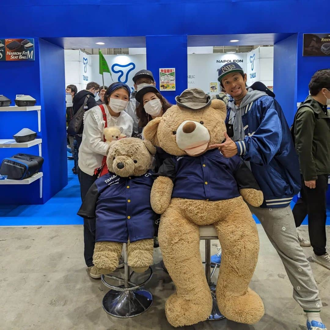 山下晃和さんのインスタグラム写真 - (山下晃和Instagram)「【MOTO】東京モーターサイクルショーを開催してくださったスタッフ様全員に感謝致します。  会場でお会いできたすべての方々に幸あれ！！！  モーターサイクルは永遠に不滅です  #タナックスの皆さまに感謝 #KOMINE #コミネのブースやカタログにも居ます #バイクが好きです #TANAX #タナックス #MOTO #Motorcycle #東京モーターサイクルショー #東京モーターサイクルショー2023 @tanaxofficial」3月26日 15時33分 - travel_akikazoo