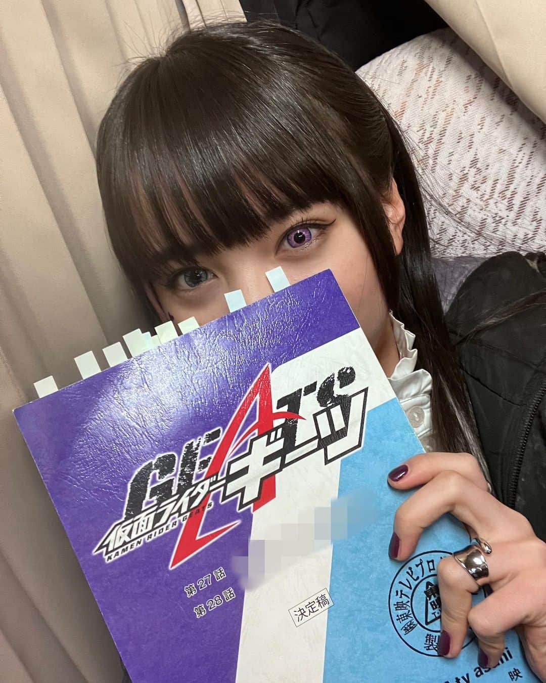 並木彩華のインスタグラム：「『仮面ライダーギーツ』28話 いかがでしたか？  「べロバちゃん」、そしてまさかの「べロバ350歳」でトレンド入り😂嬉しいです。ありがとうございます！ 350歳設定は最初から決まっていたのでずっと知っていたんです。だから皆さんに言いたくてそわそわしてました。  次回は闘牛ゲーム！べロバさん、また何か企んでいるようです。 お楽しみに！👅   #仮面ライダーギーツ #べロバ #並木彩華」