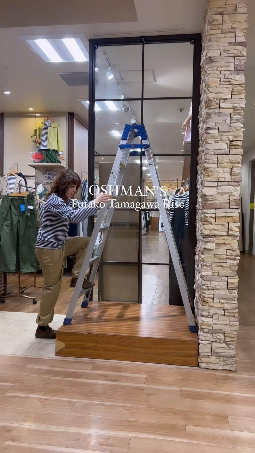 Y U R I Eのインスタグラム：「OSHMAN'S 二子玉川 ライズ店、私物を使ってディスプレイをしました🏃‍♀️👏  マネキンにおすすめコーデを着せて、わたしの代わりに店頭に立っててもらいます🤣🙏🏻  しかもスタッフさんみんなこのコーデしてくれるらしいんです☺️💕最高❣️  ディスプレイは3/24〜4/9まであるので、お買い物行ったら見つけてみてください🌞  #OSHMANS#オッシュマンズ#二子玉川 #YURIEとコロンビア #columbia#columbiasportswear  #オーバーオール#キャンプコーデ」