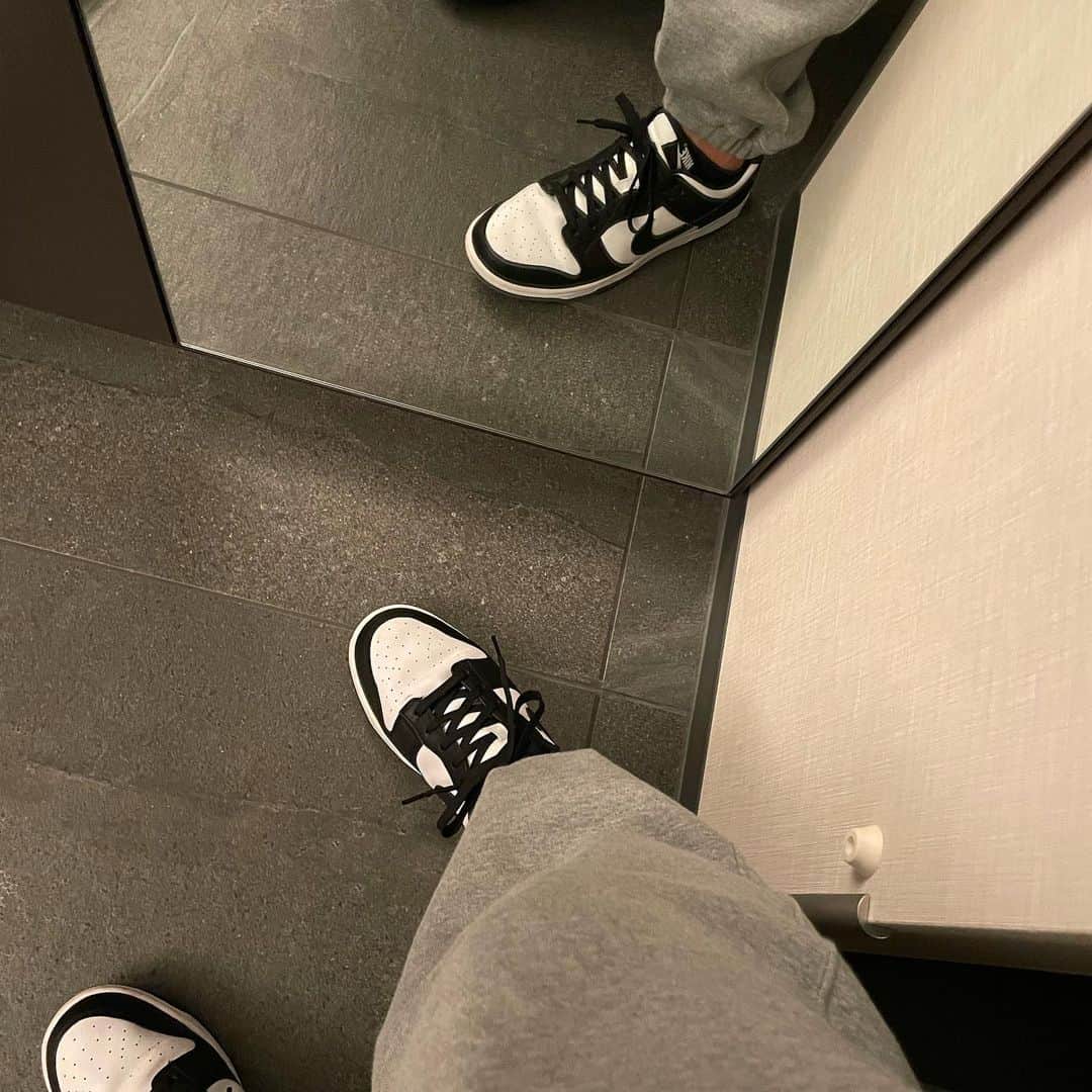 のインスタグラム：「🐼 . #sneakers  #nike #kicks」