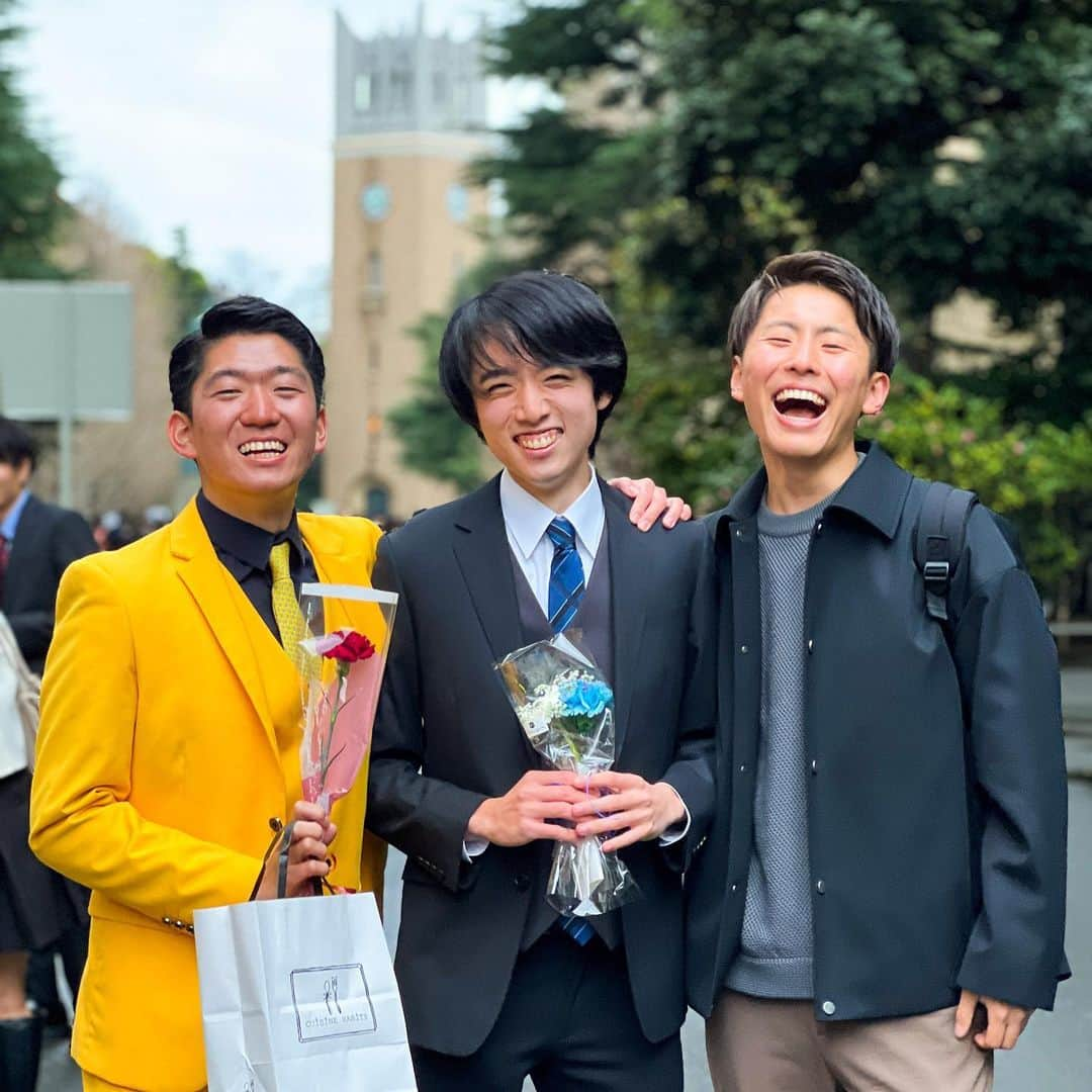 山下智央さんのインスタグラム写真 - (山下智央Instagram)「卒業おめでとう👏  SELAMAT WISUDA KASHIWA DAN REIWA!!」3月26日 16時40分 - tomoyama32