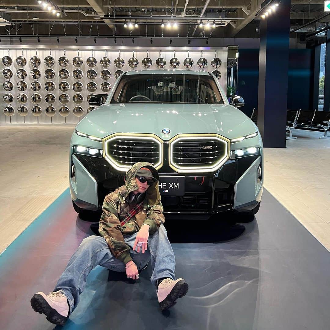 $HOR1 WINBOYのインスタグラム：「BMW XM🛞 4月4日までヨドバシJ6ビルで展示されてるみたいです🏎️ 是非💙🤎 #XMinTokyo」