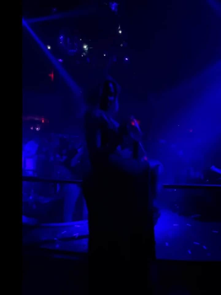 ティーガン・プレスリーのインスタグラム：「Sometimes you sit in your questions and sometimes it’s champagne」