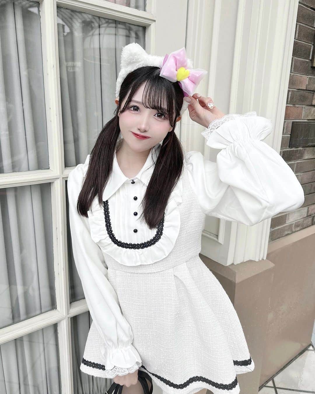 田口未彩のインスタグラム：「♡  @rojita_official のSETUPを着てユニバ行ってきた~🐇🎀  ZOZOTOWNにて1000円OFFタイムセール開催中だよ♡  #ROJITA #ロジータ」