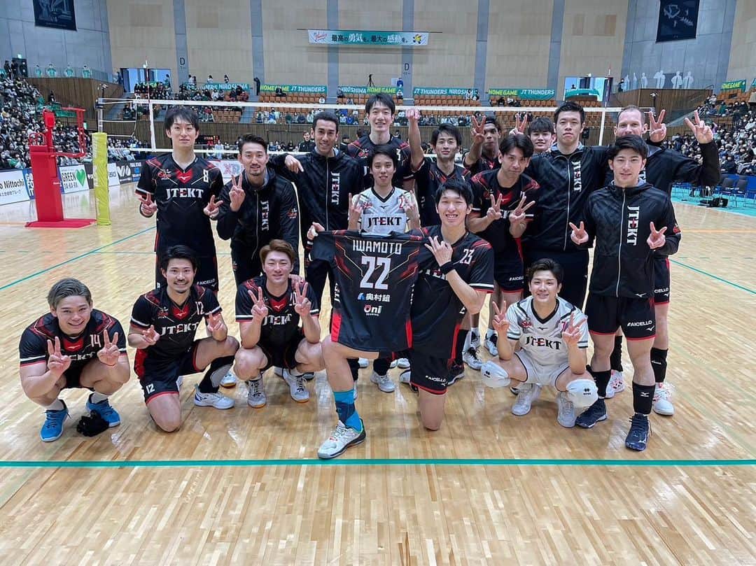 西田有志のインスタグラム：「今シーズン多くの応援ありがとうございました。 今振り返ってみれば、苦難だったり困難だったり色々重なりに重なって上手くいかないことしかなかったシーズンではありました。 なかなか自分が持っているパフォーマンスを出せない時間が長く悩むシーズンでだったと思います。 ですが、このチームメイト、そしてファンの皆さんと戦えたこと嬉しく思います❗️ まず自分の怪我だったり、まだ血液検査の結果などが良くなるように過ごしていきながら息抜きをしていきたいと思います❗️ 本当に多くの応援ありがとうございました❗️ #ジェイテクトstings」