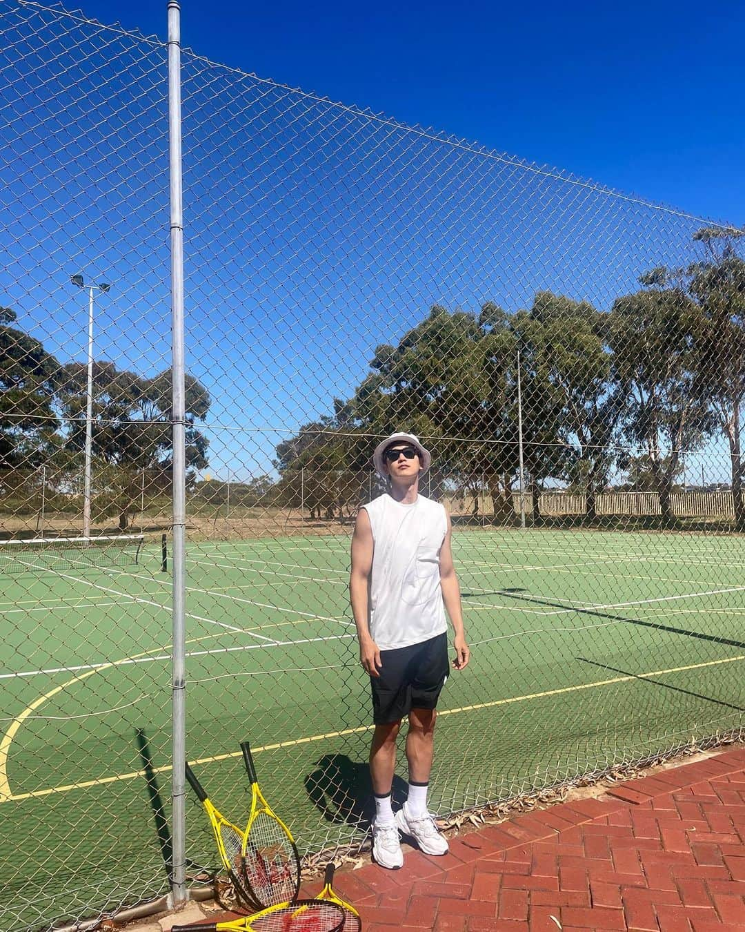 チェ・ウンさんのインスタグラム写真 - (チェ・ウンInstagram)「. nice weather🍀played tennis in Adelaide🎾 . . . #wilsontennis #wilson #wilsonultra #adelaide #kingkyrgios #tennis #테니스 #테니스치는남자 #테니스치는연예인  #배우 #최웅」3月26日 17時41分 - woongstargram