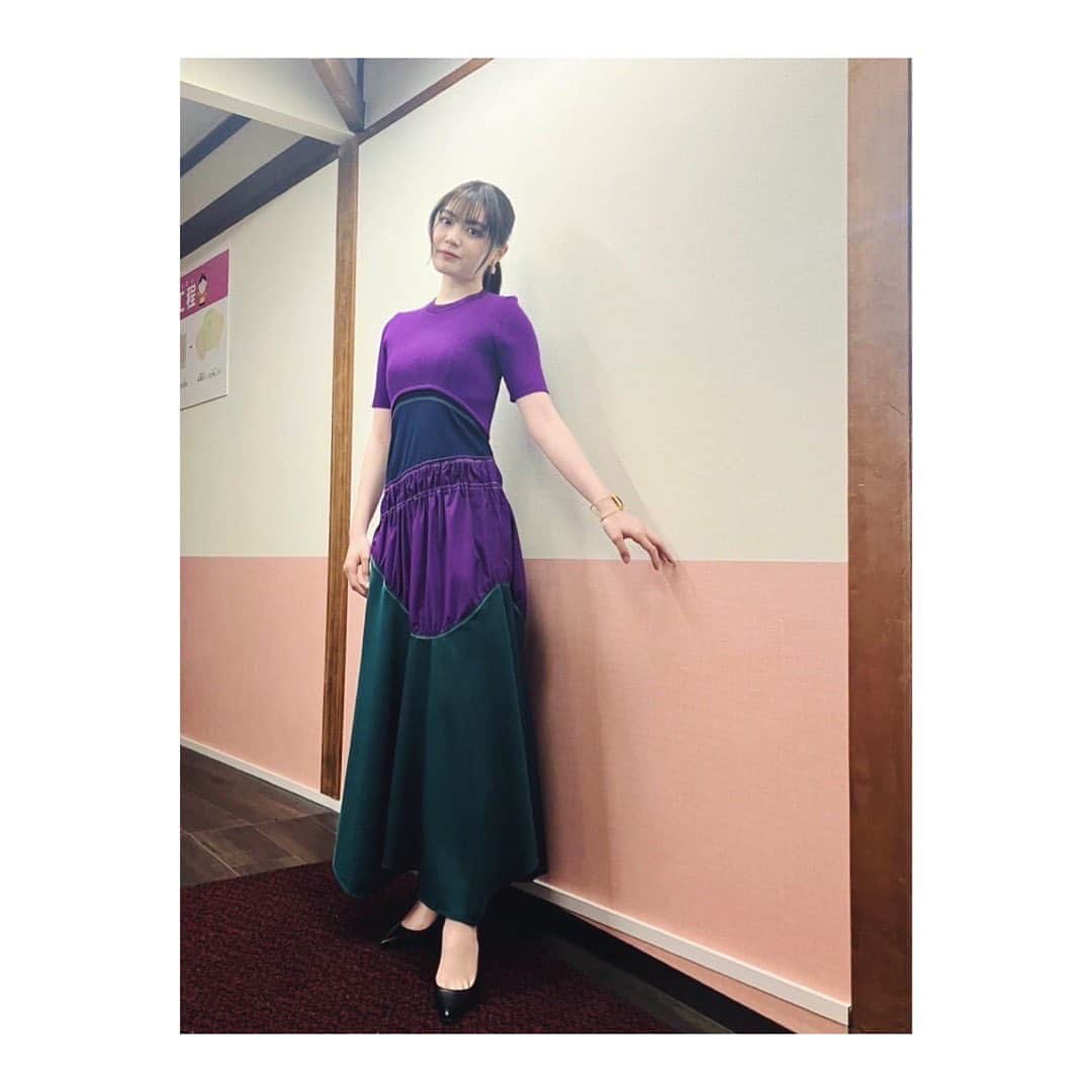 吉田美月喜のインスタグラム：「. 完成披露試写会での衣装☺︎ 素敵な紫色でした🍇 皆さんにも褒めていただけて嬉しかったです✨  ちなみに先日少し髪を切って 愛しの前髪が復活しました🫶  #パラ半 #吉田美月喜 #yoshidamizuki #yoshida #mizuki」