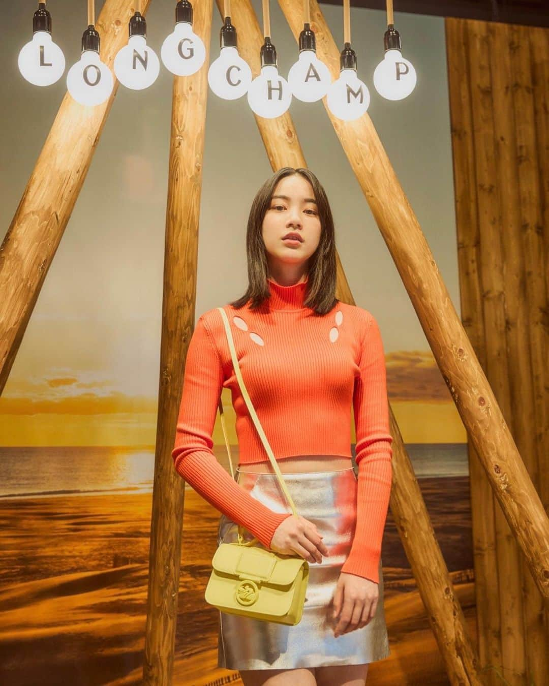 のん（能年玲奈）さんのインスタグラム写真 - (のん（能年玲奈）Instagram)「ロンシャン  @longchamp のSS23Collection GLAMPING Eventに参加しました。 春らしいレモンイエローのバッグは「ボックス-トロット」という新作です👜  フルーティなドリンクを作ったんだけどすごく美味しかった。 モルックっていう独特な遊び方のゲームがあって、遊んだよー。  鮮やかな色のバッグが並んでいてとても可愛かった。  #LongchampGlamping #LongchampSS23 #ロンシャン #gifted  Photographer: @kentarominami_  Styling: @izumimachino Hair&Make up: Shie Kanno」3月26日 18時00分 - non_kamo_ne