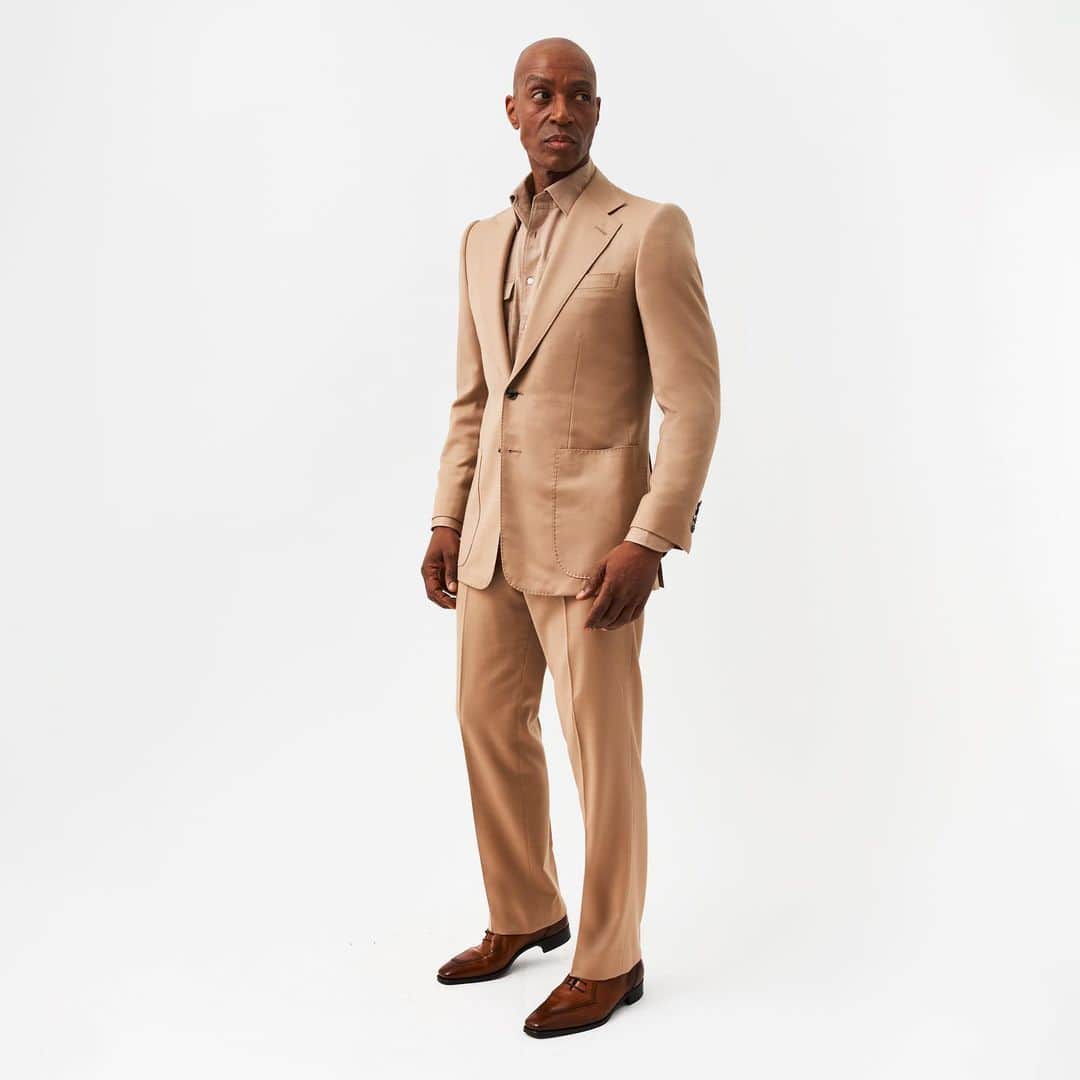 のインスタグラム：「Striking, smooth, simplistic. Our Camel Contemporary Jacket gives a nod to the safari iterations we made in the 1970s. Pair it with our Dijon flannel shirt for an incredible tonal look, as part of our #SS23 Drop 3: #Bloom. Available on edwardsexton.co.uk and at 35 Savile Row.  #edwardsexton #savilerow #menswear #london #tailoring #sartorial」