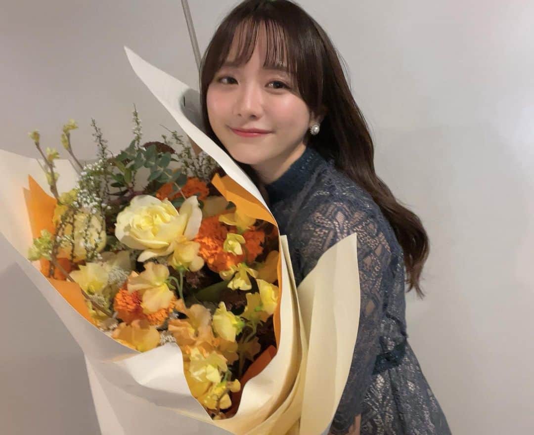 森香澄のインスタグラム：「. カラオケバトル、今回の放送をもって番組を卒業します。 私にとって最後の放送はU18大会！ . 勝手に親のような気持ちで成長を見てきた皆さんの歌を聴きながら、思わず涙が出てしまいました…🥹 . この後18時半から是非ご覧ください！ . #カラオケバトル」