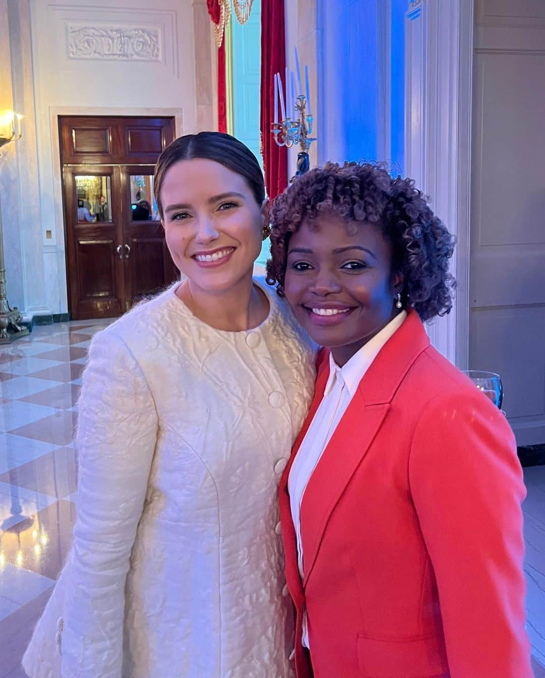 ソフィア・ブッシュさんのインスタグラム写真 - (ソフィア・ブッシュInstagram)「It was an honor to be at the White House for the President and First Lady’s Celebration of Women’s History Month this week. To watch @potus, @flotus, @vp, and @secondgentleman speak before us.  To be surrounded by the women leading our government. @speakerpelosi and so many more who fight for us in the House. To be included in a group of change makers, barrier breakers, and leaders from so many industries. @adrienneelrod from our nation’s CHIPS program. The @ObamaFoundation’s @tinatchen. @themeteor’s @cindi_leive. @glamourmag’s @tashpearlman. Journalists. Astronauts. Activists like @charlotte.clymer. @maya4civilrights, president of @civilrightsorg. The powerhouse ladies of @theskimm and @votemamalobby. Sali of @argent. #GirlsWhoCode’s @reshmasaujani. Friends like @douglasemhoff, @meena, @opalvadhan, and so many administration staffers. And the incredible students doing big things in Washington, who were invited to the stage with our President and Vice President. My incredibly inspiring pal @k_jeanpierre! And I got to wear my dear friend and phenomal woman @moniquelhuillier 🤍  WHM may span four weeks, but women must be central in both policy and decision making year round. Women matter. Families matter. Paid leave matters. Maternal mortality matters. The way we invest in uplifting families matters. When we uplift women we uplift the world. Let’s go. #WomensHistoryMonth #WHM #TheWhiteHouse #WashingtonDC」3月27日 4時01分 - sophiabush