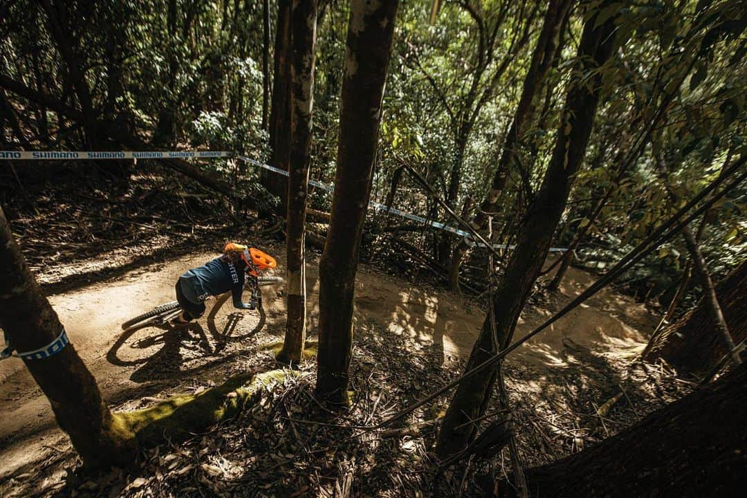 Suuntoさんのインスタグラム写真 - (SuuntoInstagram)「The Enduro World Cup kicked off today in Tasmania. We are happy to support @ibisracing for the season 🙌  @zakarias_johansen killed it at the season opener with a solid top ten finish. 💪  📷 @niklaswallnerphoto   #Suunto #AdventureStartsHere」3月27日 4時23分 - suunto