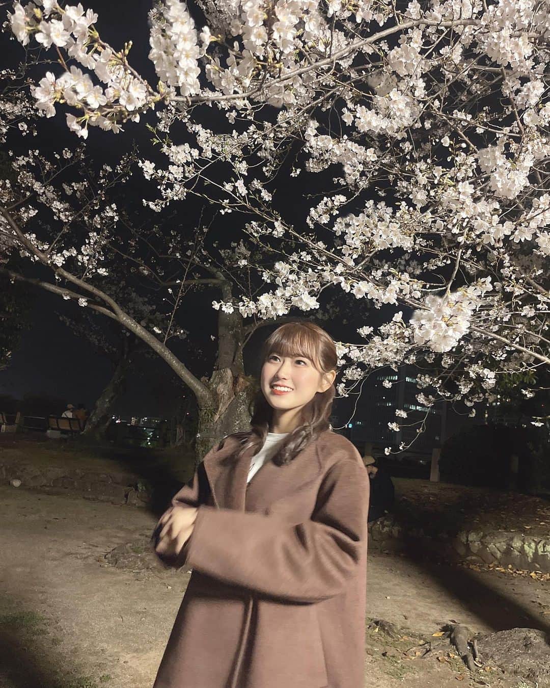 川平聖さんのインスタグラム写真 - (川平聖Instagram)「夜桜みてきた🌸」3月26日 20時27分 - hijiri__hkt48